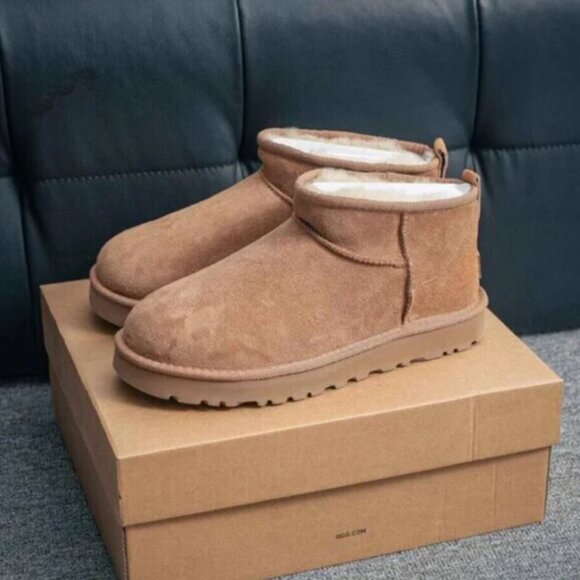 UGG Classic Ultra Mini Boots - Picture 3 of 6